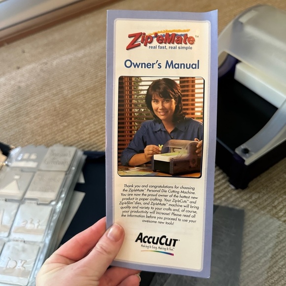 Zip ‘e Mate Craft Cutter – Working Condition – Accessories Included - Picture 8 of 11